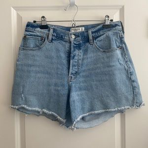 Abercrombie curve love dad shorts